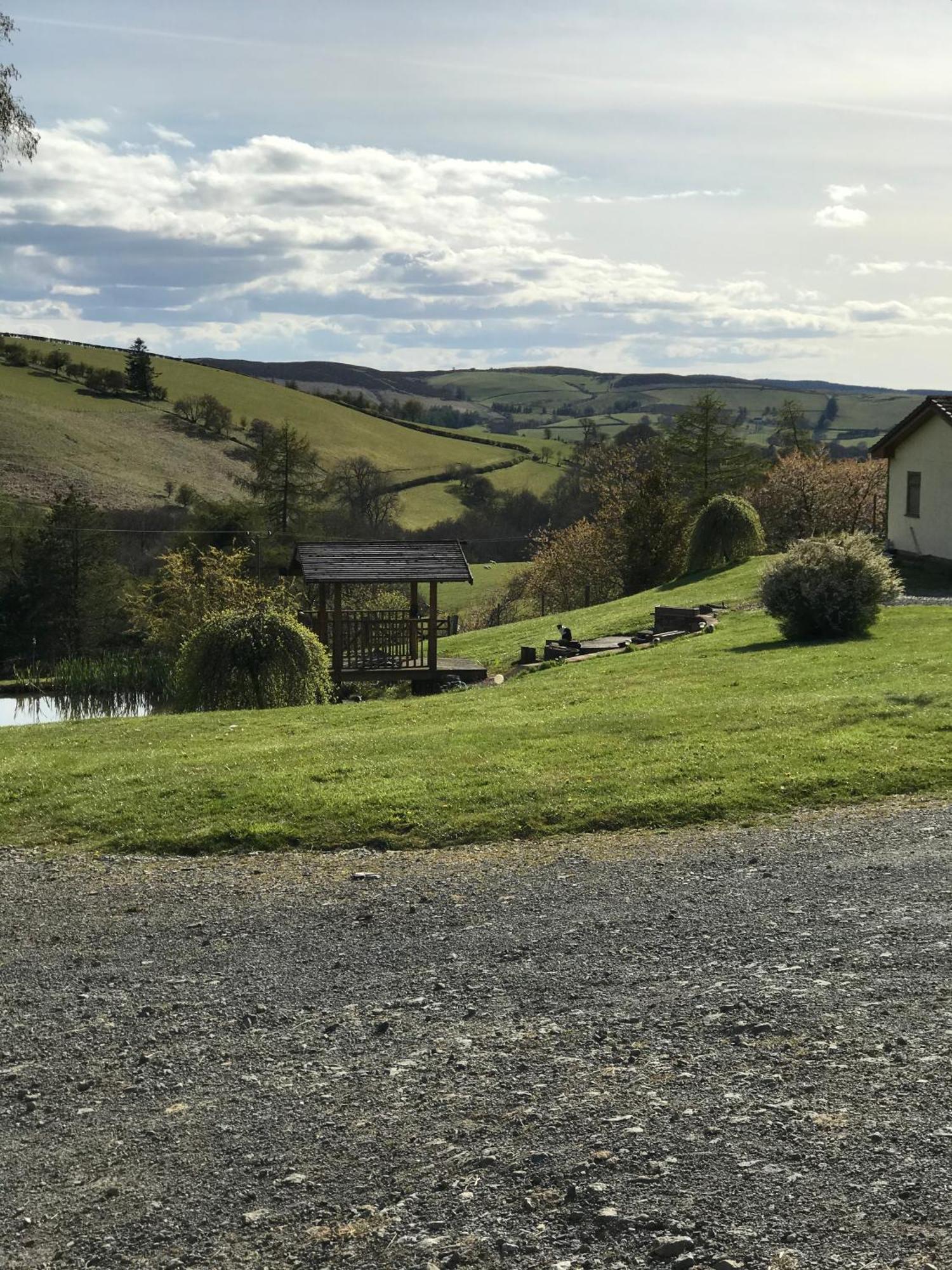 Pantyronen Tourer Holidays Llanbadarn Fynydd Exterior photo